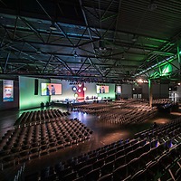 Messehalle 2 mit Bühne Messehalle 2 mit Bühne