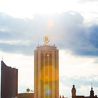 Wintergarten-Hochhaus mit Doppel-M